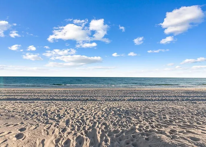 Sea Oats B105 By Albvr - Pet Friendly - Balcony - Easy Access! *