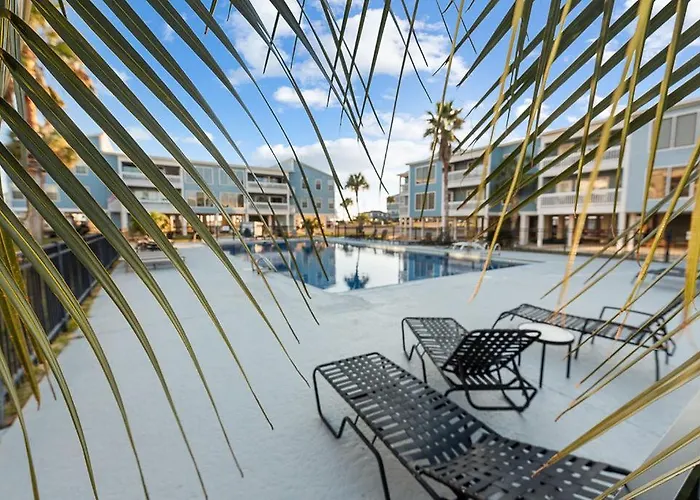 Sea Oats B105 By Albvr - Pet Friendly - Balcony - Easy Access!