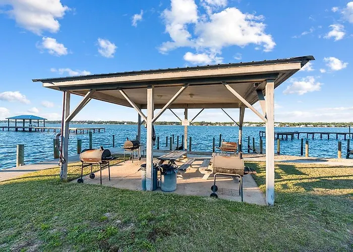 Sea Oats B105 By Albvr - Pet Friendly - Balcony - Easy Access! *