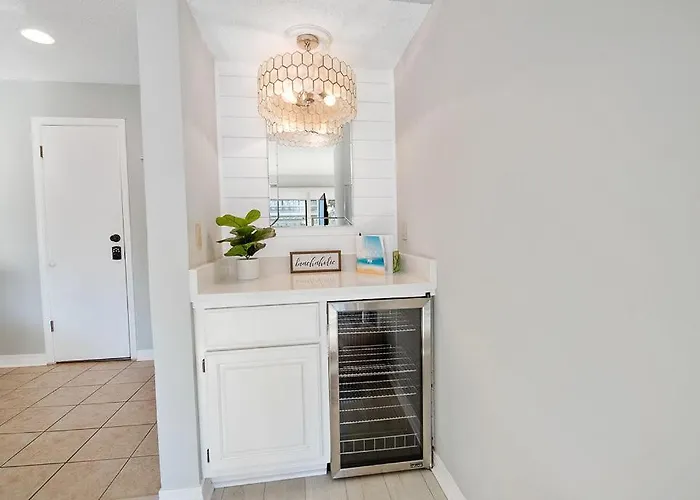 Sea Oats B105 By Albvr - Pet Friendly - Balcony - Easy Access! *