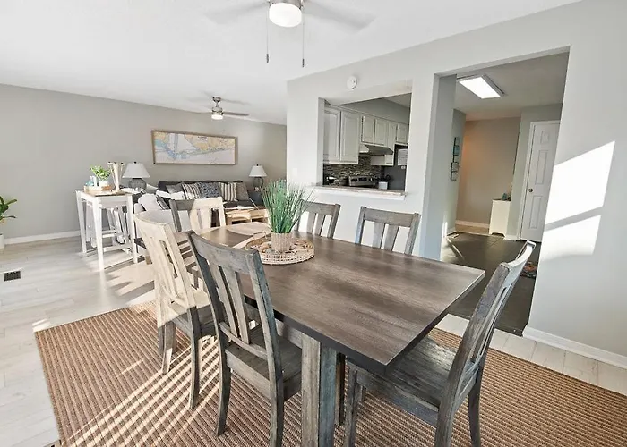 Holiday home Sea Oats B105 By Albvr - Pet Friendly - Balcony - Easy Access!